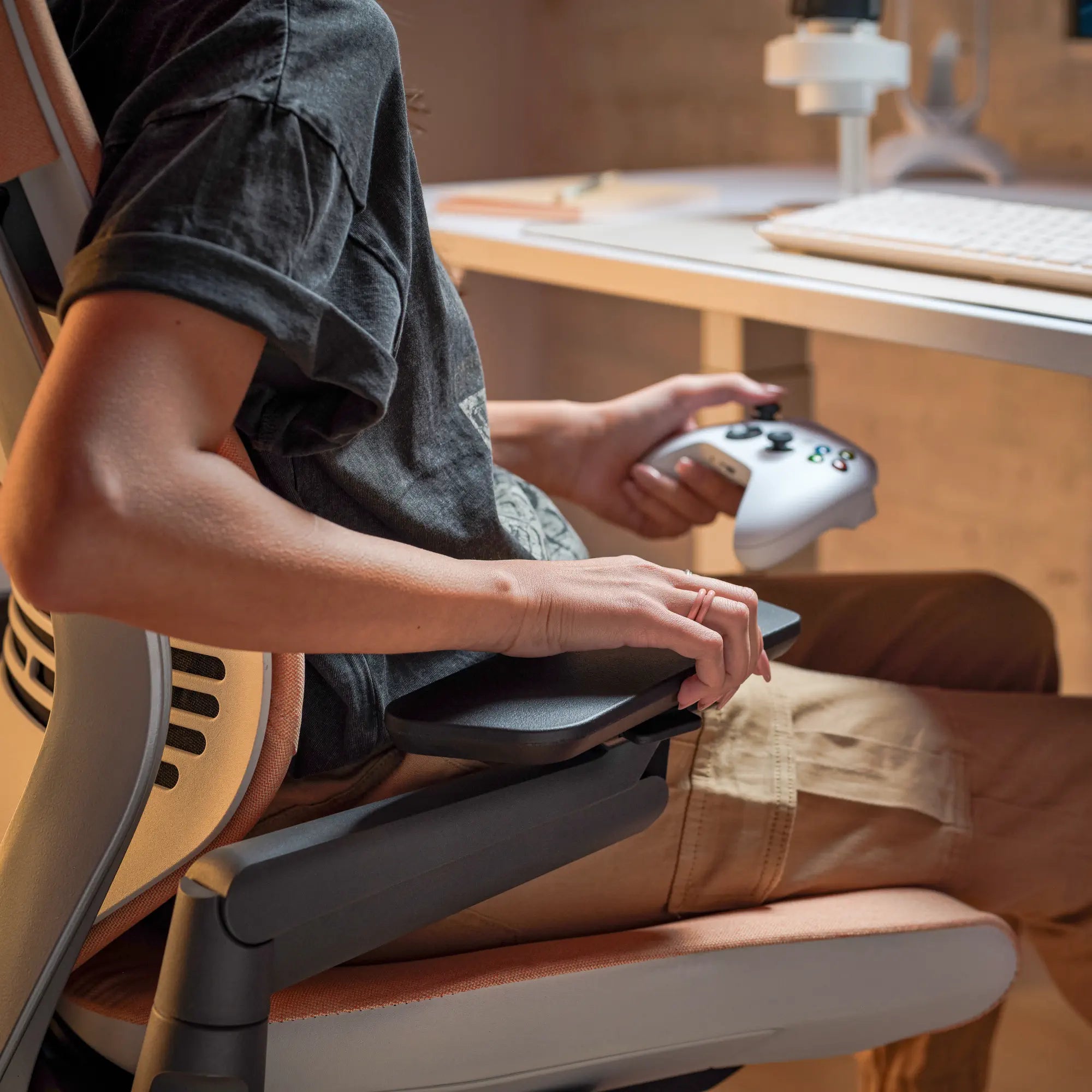 With headrest / Era Persimmon CSE25